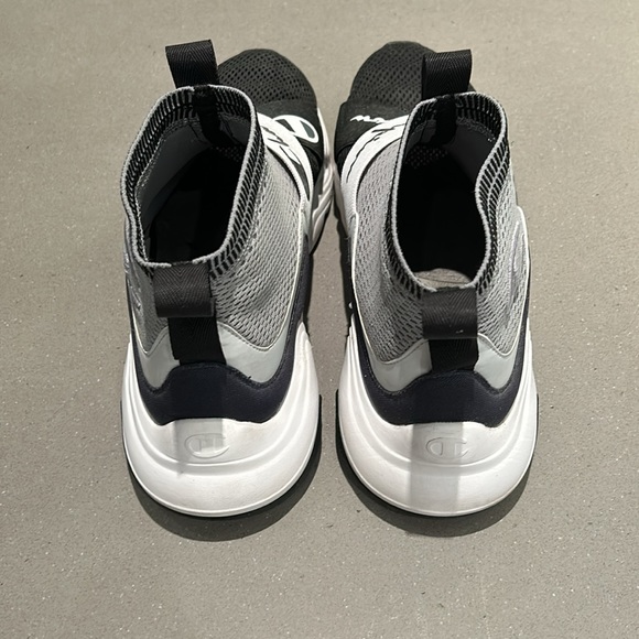 Men’s Champion laceless slip-on runners - Picture 3 of 4